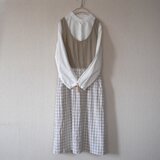 リネンのエプロンワンピース　薄モカ