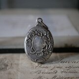 純銀製　シャトレーン　モノグラム　スライドミラー　フランスアンティーク　アンティークのある暮らし