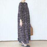 サイドギャザーのボリュームワンピース