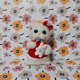 羊毛フェルト かわいい白猫ちゃんロリポップ ウサギ抱き　スタンド付き
