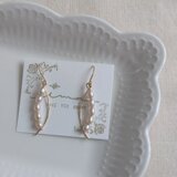 14kgf ベージュカラー淡水パールのカーブピアス