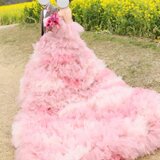 実例写真！カラードレス ピンク オフショルダー グラデーション 柔らかく重ねたチュールスカート 可愛い 前撮り