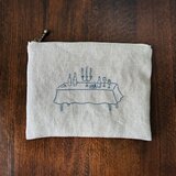 リネンの手刺繍ポーチ
