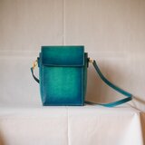 ショルダーバッグ　グラデーションレザー　ブルー【海の色】
