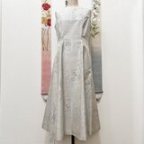 静かに寄り添う やさしい織りの白大島プリンセスラインワンピース