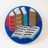 刺繍ブローチ　本、書籍