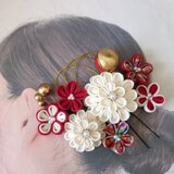 【丹後ちりめん正絹】つまみ細工 髪飾り 10点セット 生成り×赤　結婚式 白無垢 和装婚 成人式 振袖