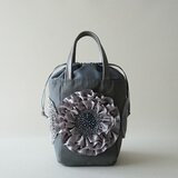 kinchaku ribbon flower mini tote [gray]