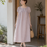 くすみピンクのリネンギャザーワンピース