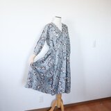 シックな花柄リネンのカシュクールワンピース