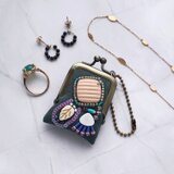 小さなビーズ刺繍のがま口 No.102｜ダークグリーン×ガーゼ｜ネックレス・バッグチャームにも｜アクセサリーケース