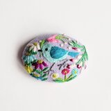 ことりと草花の刺繍ブローチ(botanical）#490