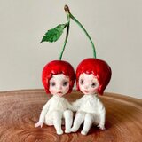和紙製のミニチュアドール『cherry blossom girls』双子のさくらんぼの創作人形