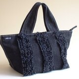 フリンジのトートバッグ・ブラック