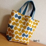 リボンだらけの帆布トートバッグ