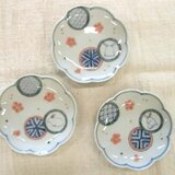 丸紋散らし兎輪花小皿