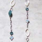 花形金具とシェルパーツのネックレス