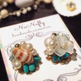 サマーフラワー＆シェルのピアス♡on the beach