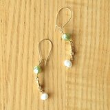 パールのピアス　グリーン×ホワイト