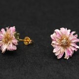 リアルフラワーのポストピアス