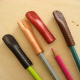 革の鉛筆キャップ　4個セットの画像