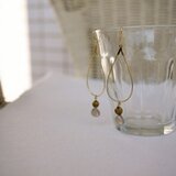 グレーカルセドニーピアス