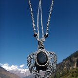 送料無料 ブラックガーネット マクラメネックレス グレー