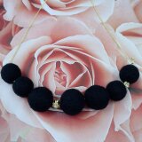 フェルトボールネックレス