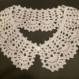 レース糸で編んだ付け襟 2