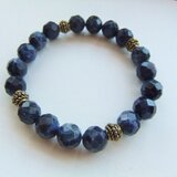 ソーダライトとブラスのブレスレット