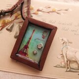 レザーフレームのブローチネックレス＊エッフェル塔