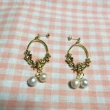 ゴールドフラワーとコットンパールのピアス(イヤリング可)