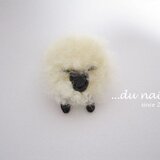 ひつじさんブローチ（受注製作）
