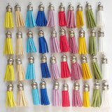 ４０個　合皮紐のカラフルタッセル