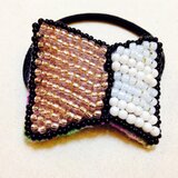 変わりリボンのビーズヘアゴム1