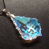 クロス柄★スワロフスキーのペンダント