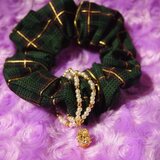 クリスマスチェックの王冠シュシュ