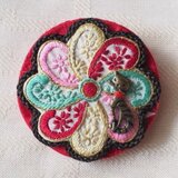 猫「ブローチ」ヴィンテージ手縫い・京刺繍