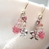 リボンチャームのピアス