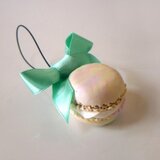 不思議色マカロンのストラップ