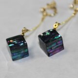 螺鈿キューブイヤリング