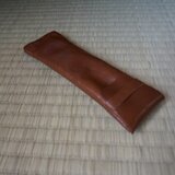 送料込　2本ぐらい入るレザーペンケース