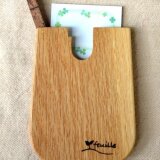 しずく型をした名刺入れ