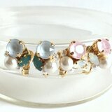 パステルブルーのビジューイヤリング