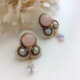 ソウタシエ ローズクォーツのピアス