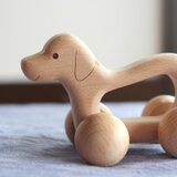 丸いタイヤの動物カー　いぬ