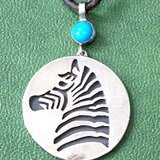シマウマペンダント　透かし　ターコイズ