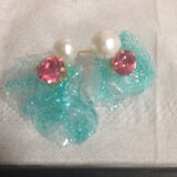 フラワービジューピアス