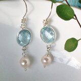 宝石質スカイブルートパーズと本真珠のピアス（イヤリング）