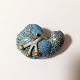 小鳥と木の実　ブローチ（ブルー）